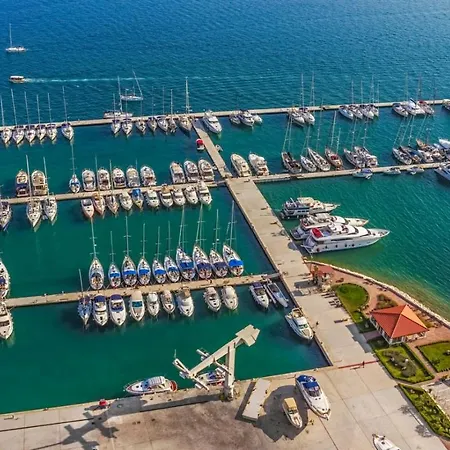 Appartement In With Seaview, Terrace, Air Condition, Wifi *