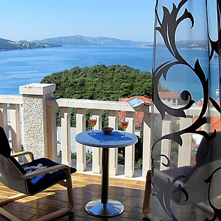 In With Seaview, Terrace, Air Condition, Wifi 公寓 特罗吉尔