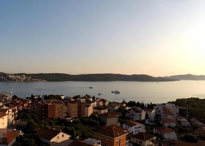 In With Seaview, Terrace, Air Condition, Wifi Appartement